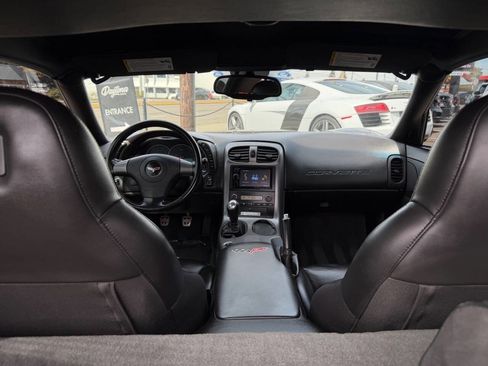 Used 2006 Chevrolet Corvette Coupe RWD image 11