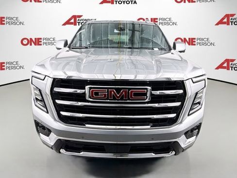 Used 2025 GMC Yukon Elevation RWD image 2