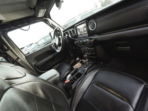 Used 2023 Jeep Wrangler Unlimited Sahara w/ Cold Weather Group image 39