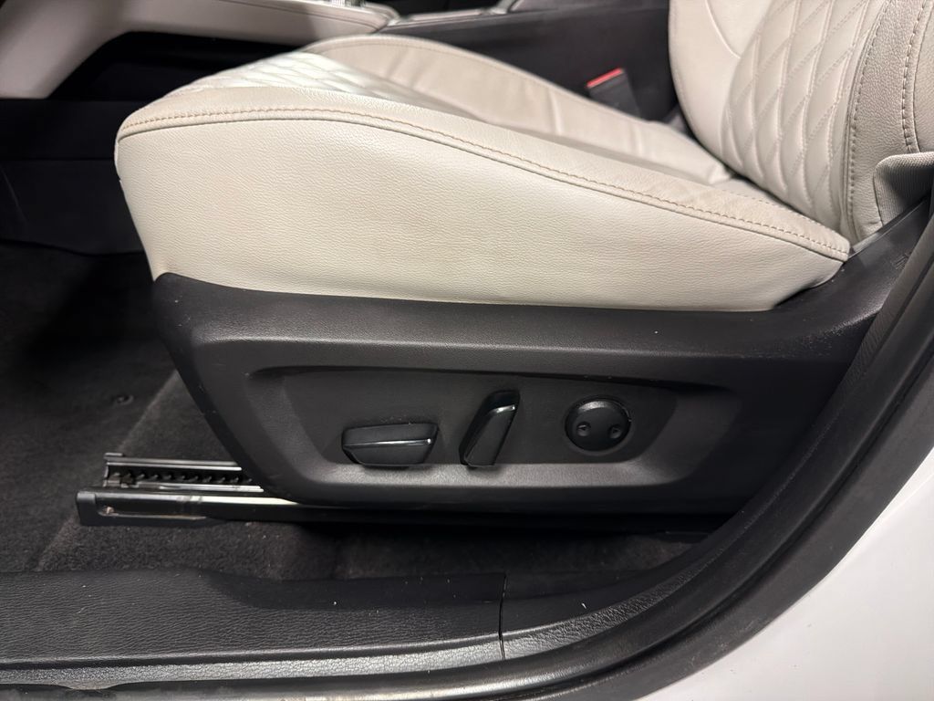 Used 2022 Mitsubishi Outlander SEL AWD/4WD image 22