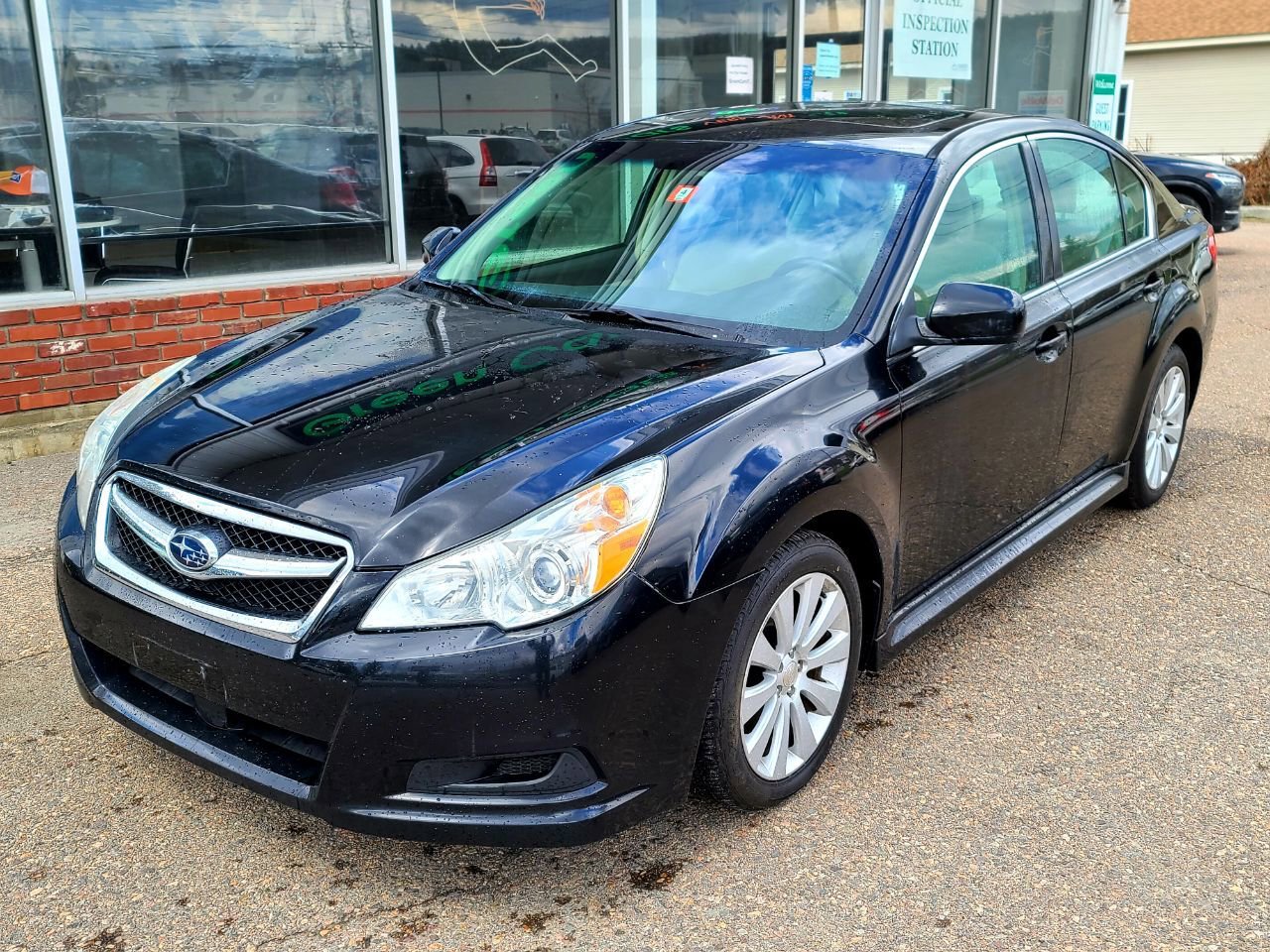 Used 2011 Subaru Legacy 2.5i Limited AWD/4WD image 1