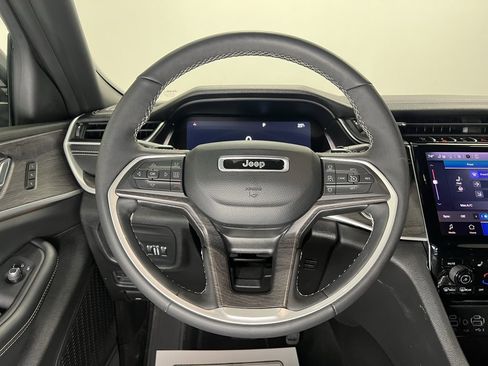 Used 2024 Jeep Grand Cherokee L Limited image 15
