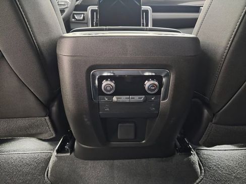 Used 2026 GMC Yukon XL Elevation AWD/4WD image 12