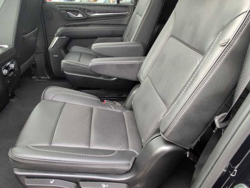 Used 2024 GMC Yukon XL Denali image 21