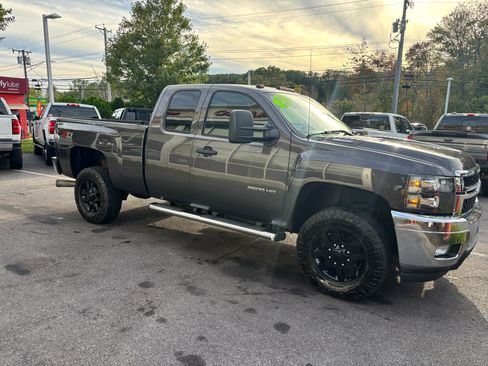 Used 2011 Chevrolet Silverado 2500 LT w/ Interior Plus Package image 5