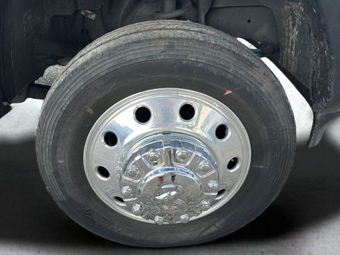 Used 2024 RAM 5500 Tradesman w/ Chrome Appearance Group RWD image 18