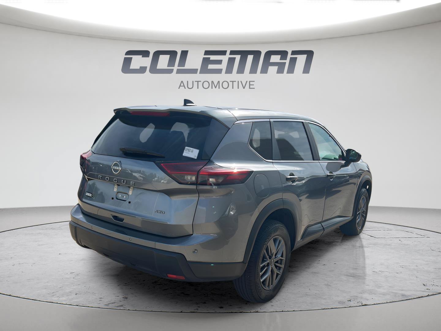Used 2025 Nissan Rogue S AWD/4WD image 3