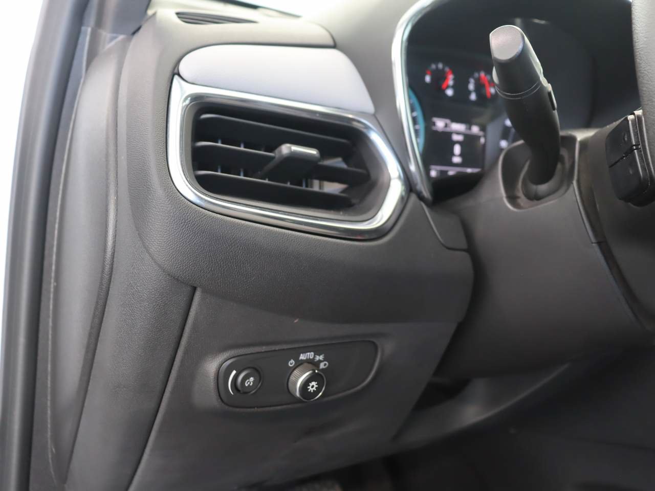 Certified 2024 Chevrolet Equinox LS w/ Driver Confidence II Package FWD image 13