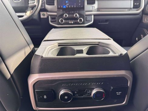 Used 2023 Ford Expedition Max XLT image 14