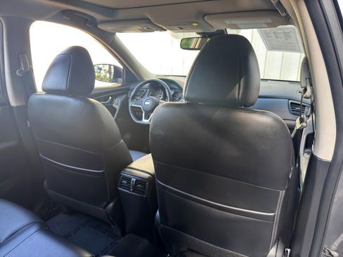 Used 2018 Nissan Rogue SL w/ Premium Package FWD image 36
