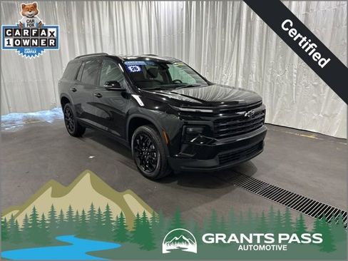 Certified 2026 Chevrolet Traverse LT w/ Midnight/Sport Edition AWD/4WD image 1