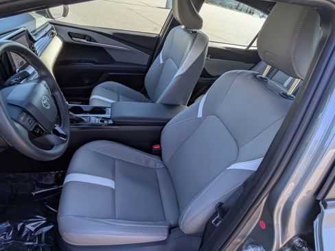 Used 2025 Toyota Camry SE w/ Convenience Package AWD/4WD image 17