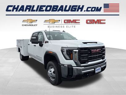 New 2025 GMC Sierra 3500 Pro w/ Convenience Package