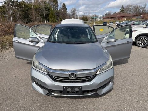 Used 2017 Honda Accord Touring image 24