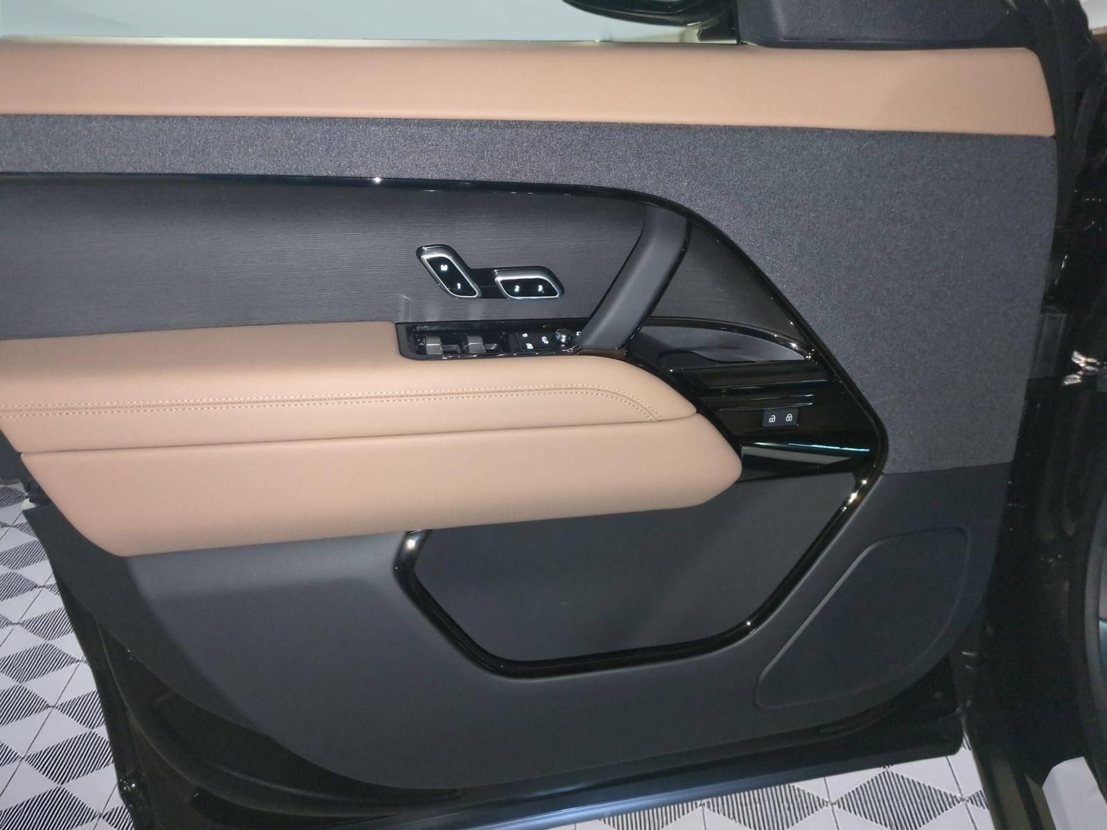 New 2027 Land Rover Range Rover Sport SE AWD/4WD image 11