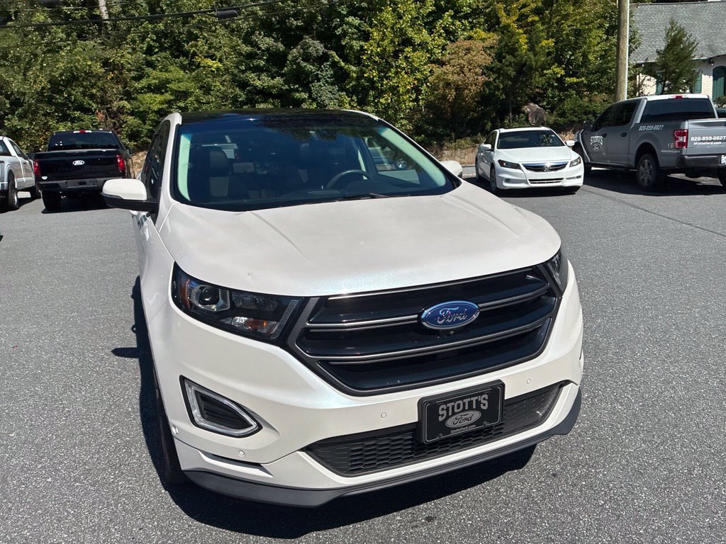 Used 2018 Ford Edge Sport w/ Equipment Group 401A AWD/4WD image 3