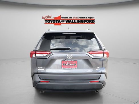 Used 2021 Toyota RAV4 LE image 10