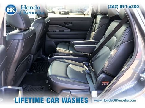 Used 2024 Nissan Pathfinder SL w/ SL Premium Package AWD/4WD image 12