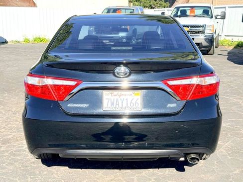 Used 2017 Toyota Camry SE image 5