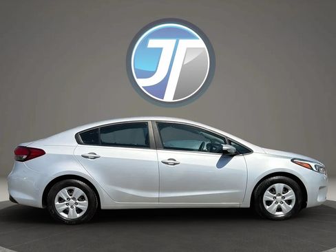 Used 2017 Kia Forte LX FWD image 38