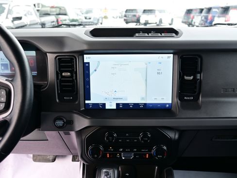 Used 2024 Ford Bronco Big Bend image 15