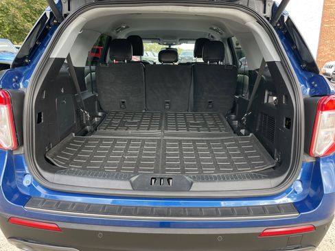 Used 2021 Ford Explorer XLT w/ Equipment Group 202A image 26