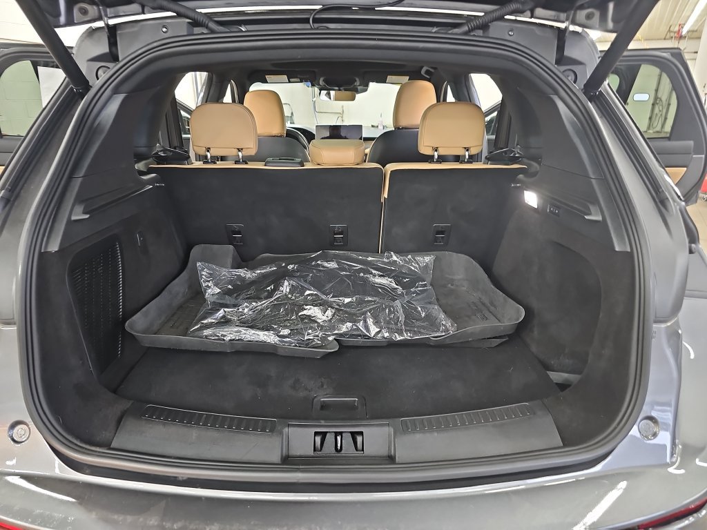 Used 2023 Lincoln Corsair Reserve AWD/4WD image 12