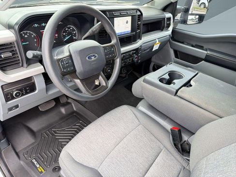 Used 2024 Ford F250 XL w/ STX Appearance Package AWD/4WD image 4