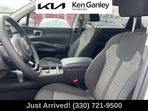 Certified 2023 Kia Sorento LX image 11