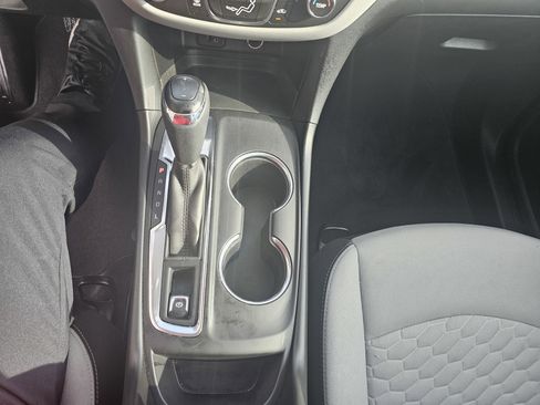 Used 2018 Chevrolet Equinox LS image 23