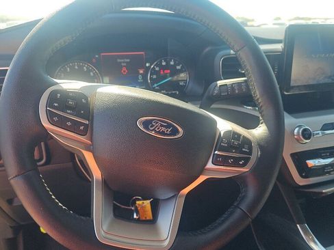 Used 2023 Ford Explorer XLT w/ Equipment Group 202A image 4