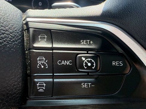 Used 2023 Jeep Grand Cherokee Altitude AWD/4WD image 17