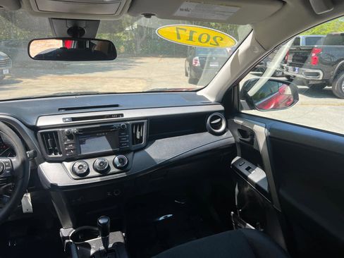 Used 2017 Toyota RAV4 LE AWD/4WD image 35
