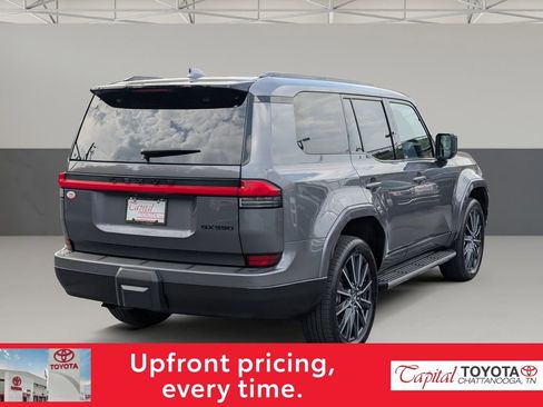 Used 2024 Lexus GX 550 w/ Accessory Package (2T) AWD/4WD image 7