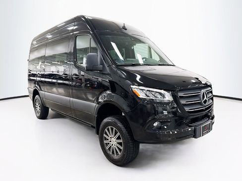 Used 2024 Mercedes-Benz Sprinter 2500 image 1