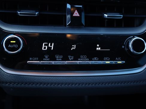 Used 2020 Toyota Corolla SE image 9