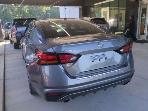 Used 2021 Nissan Altima 2.5 SR w/ SR Premium Package FWD image 12