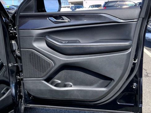 Certified 2023 Jeep Grand Cherokee Altitude image 19