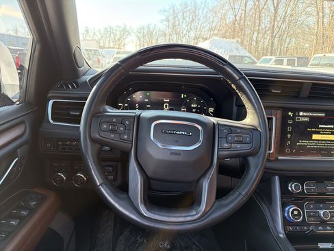 Used 2023 GMC Yukon Denali Ultimate image 14