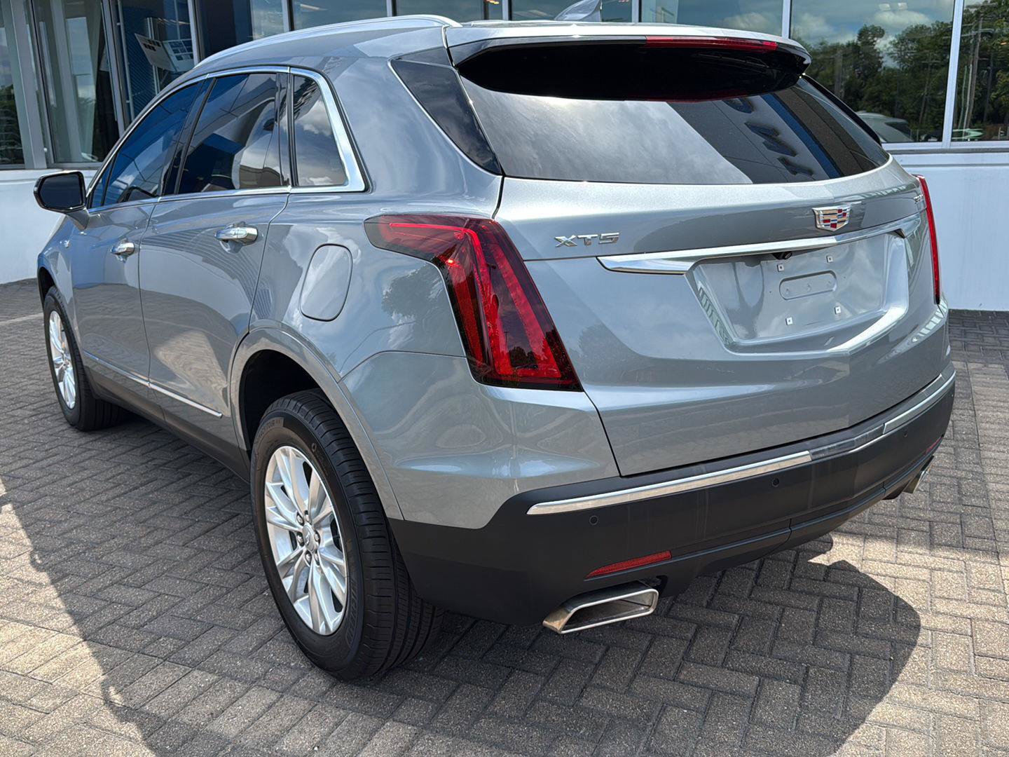 Certified 2024 Cadillac XT5 Luxury FWD image 3