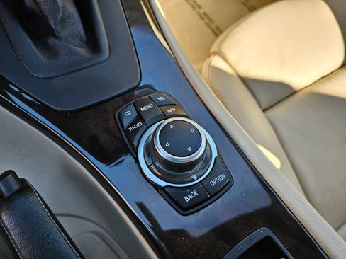 Used 2011 BMW 328i Convertible image 28