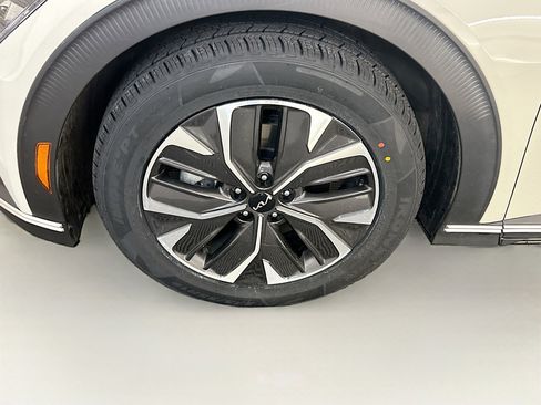Used 2024 Kia EV6 Light image 11