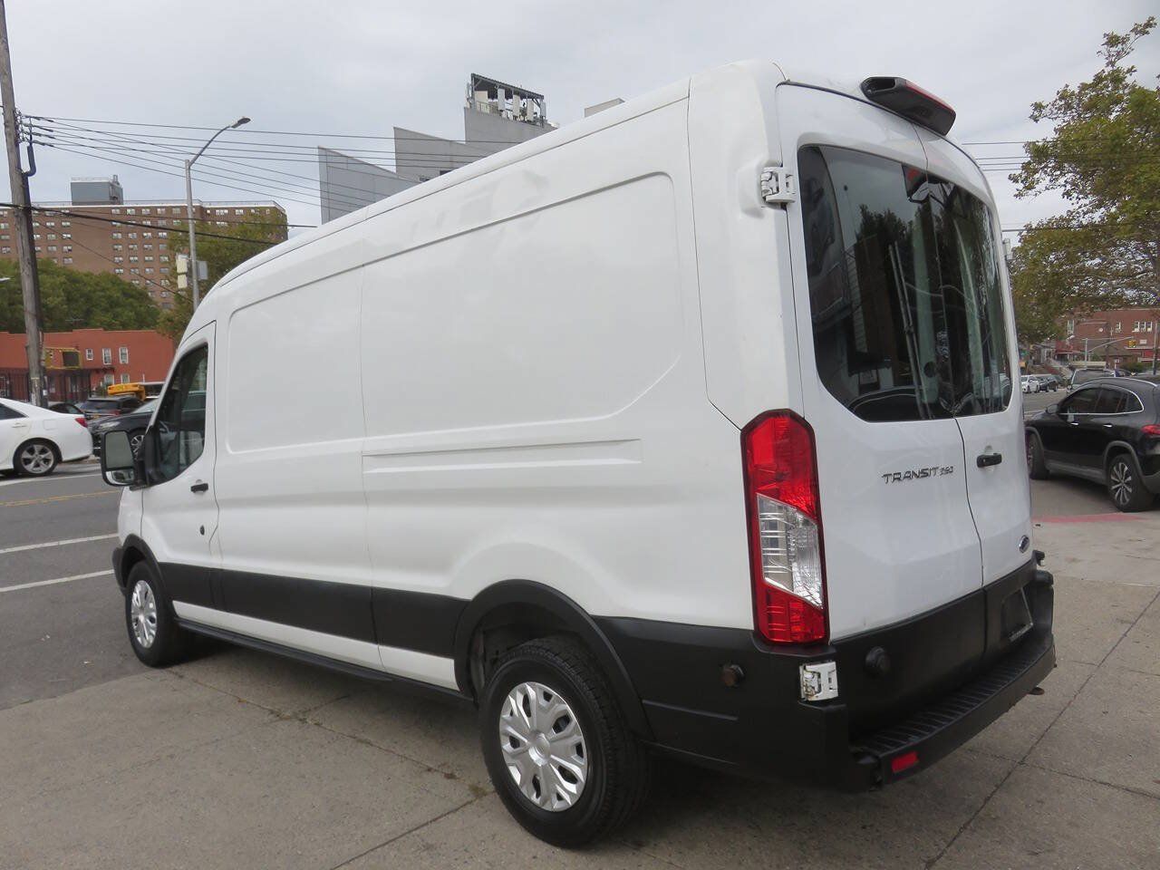 Used 2019 Ford Transit 250 148 Medium Roof w/ Interior Upgrade Package RWD image 6
