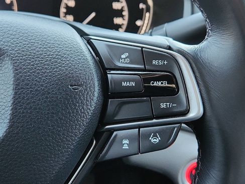 Used 2019 Honda Accord Touring image 17