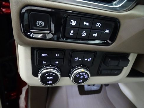 Certified 2025 GMC Yukon Denali w/ Denali Reserve Package image 12