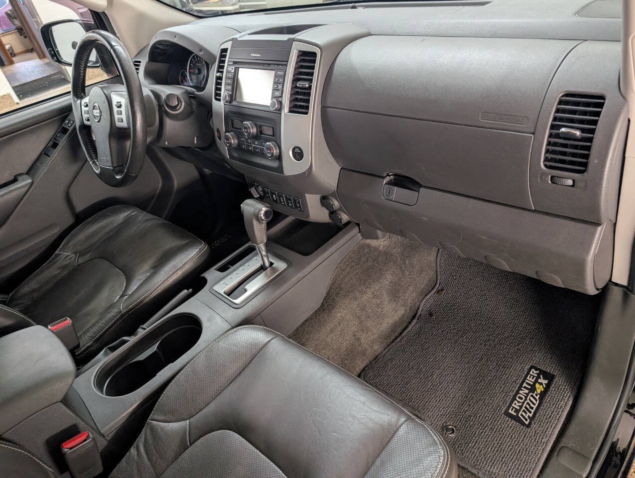 Used 2015 Nissan Frontier PRO-4X AWD/4WD image 21