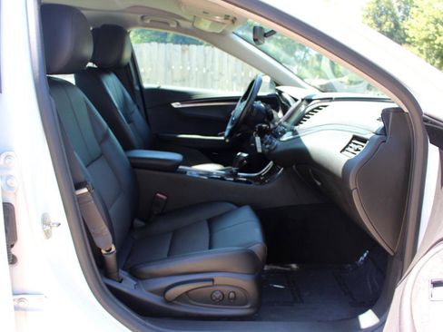 Used 2014 Chevrolet Impala LT w/ Convenience Package FWD image 36