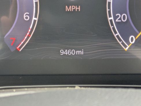 Used 2025 Jeep Grand Cherokee Altitude image 11