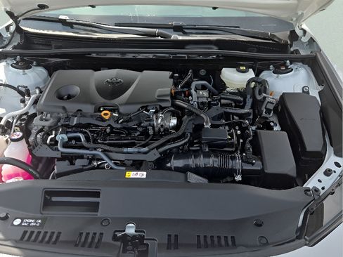 Used 2025 Toyota Camry LE FWD image 13