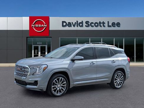 Used 2024 GMC Terrain Denali w/ Denali Premium Package image 8